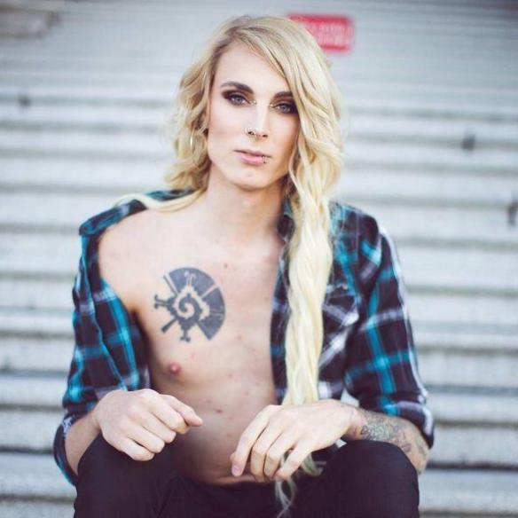 amy doank recommends leven rambin boobs dewi sebelas add leven rambin boobs photo