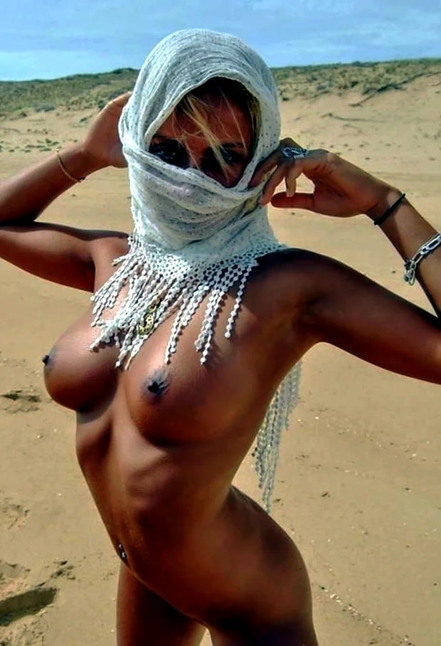 cowo calm recommends nude arab wife pic