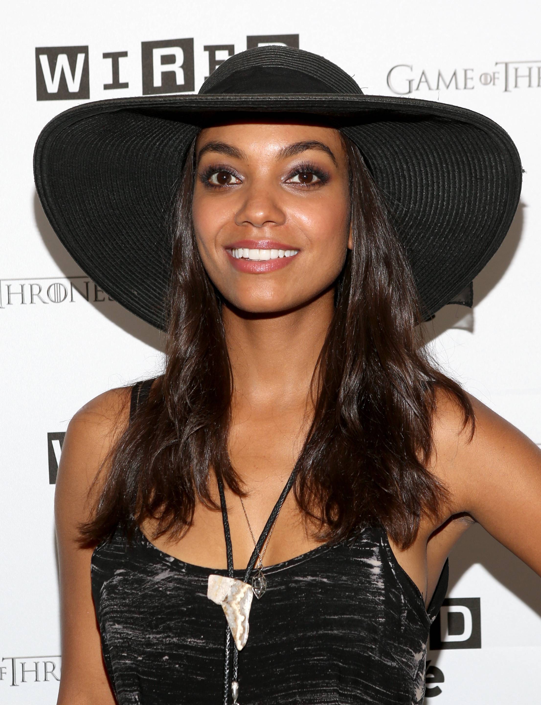 abdullah aljaafari like naked lyndie greenwood photo chuck neville recommends www blackporm com pic