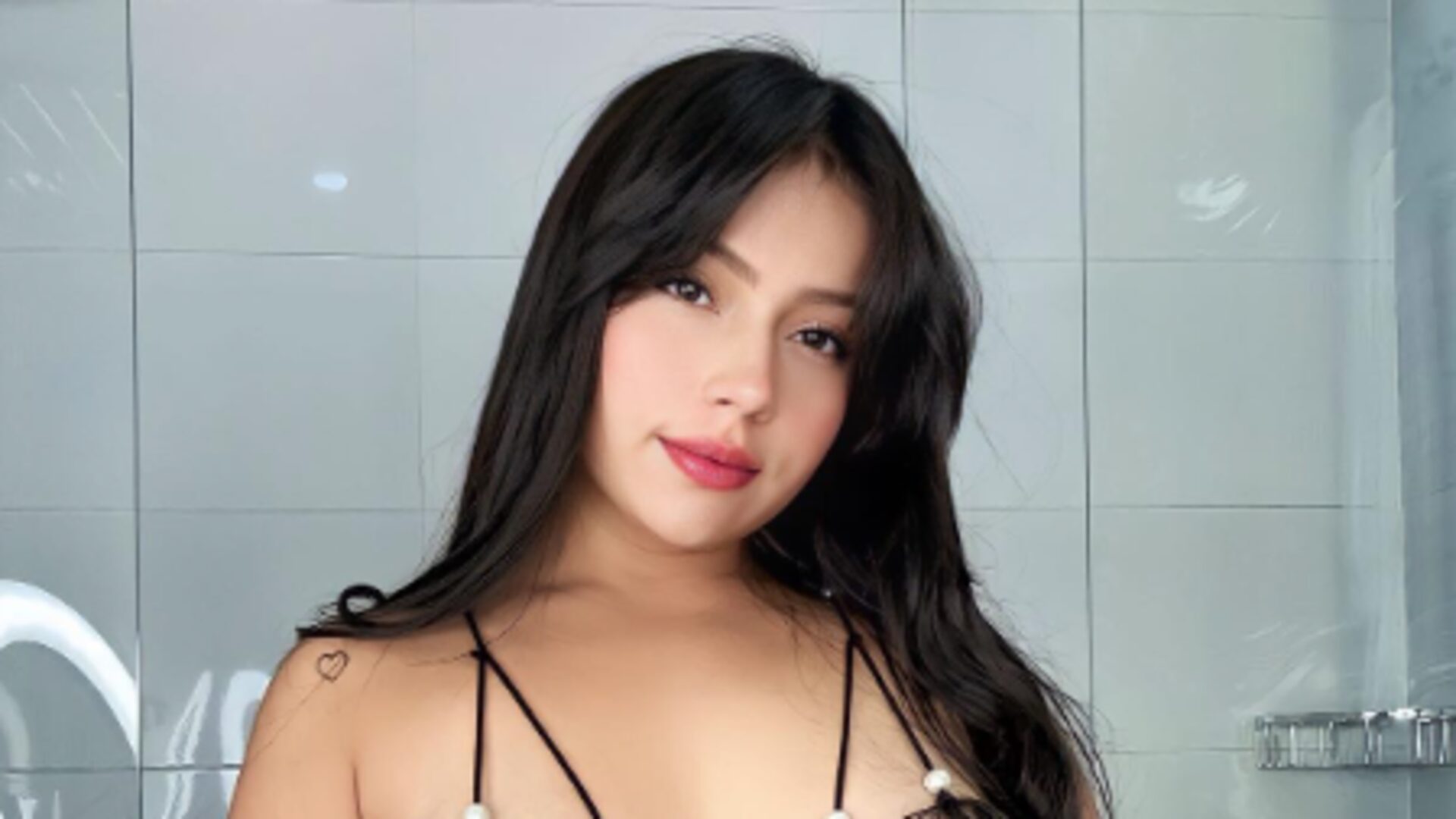 clayborn mathis recommends aida cortes hot caroline xue add aida cortes hot photo