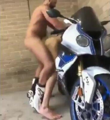 motorbike nude vetrina rossa motorbike nude