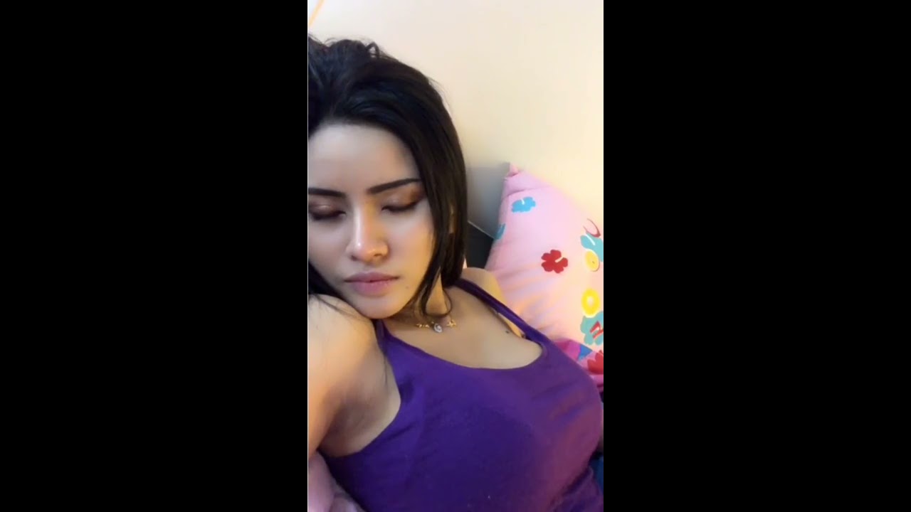 cam girls free videos - holy yoly nude big breasted naked