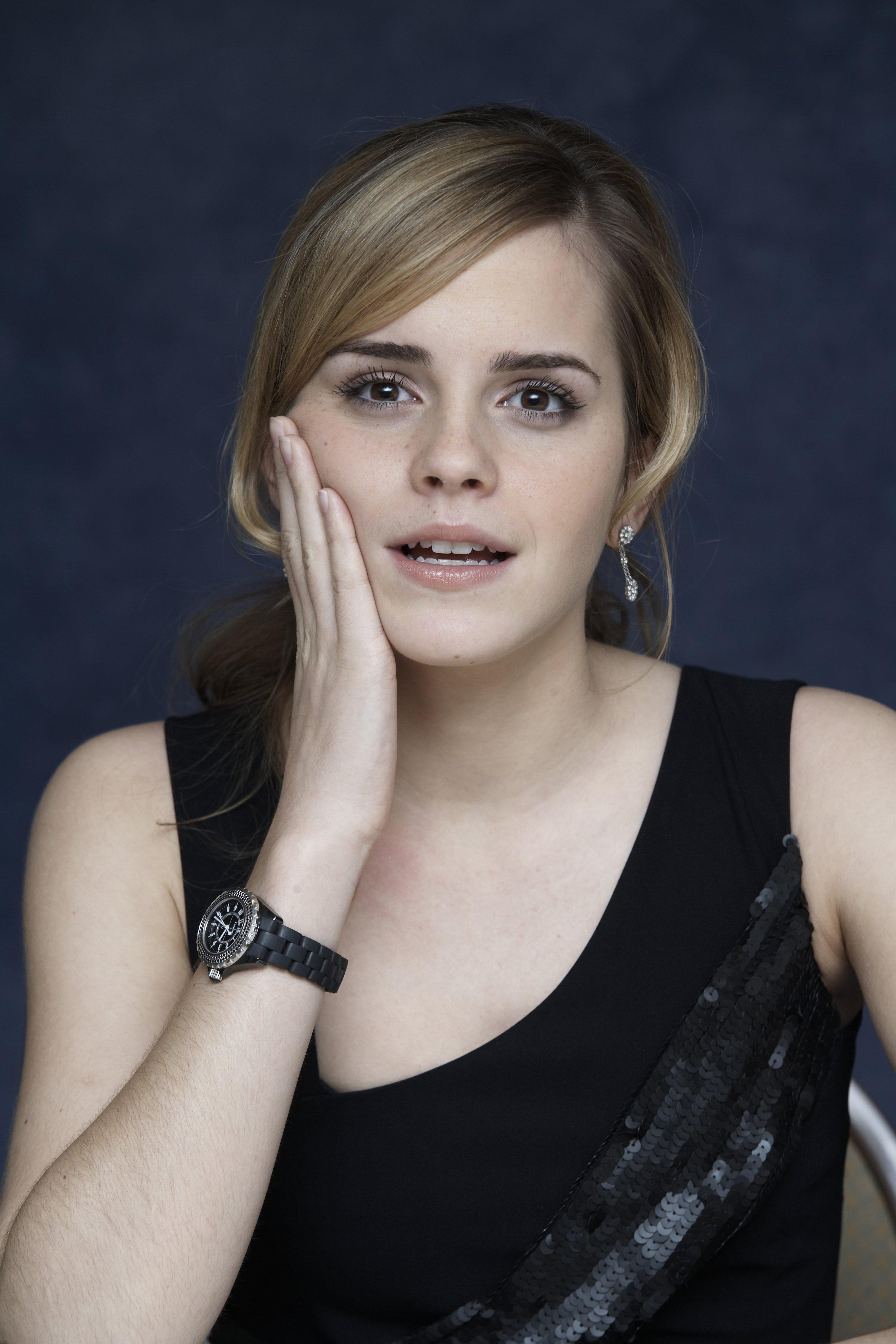 hairy emma watson - amature facial cumshots car orgy