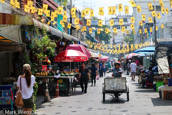 christopher garr recommends Asian Street Market Porn