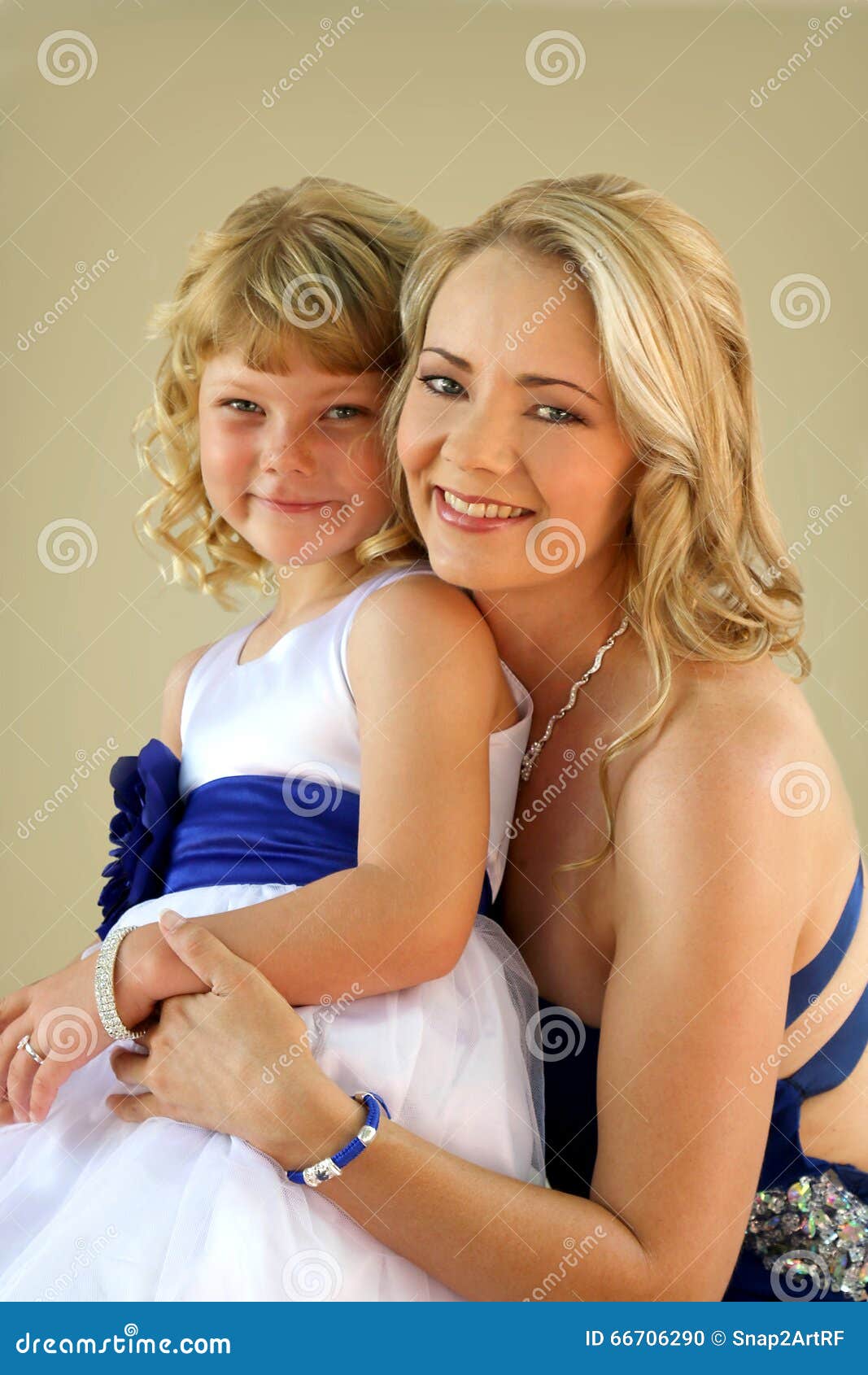 nude mommy daughter - clit riders amatuer webcam threesome