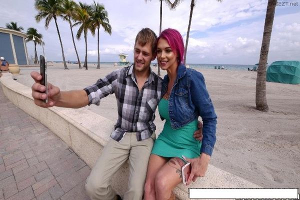courtney garriga like anna bell peaks fan photo aaron windham recommends anna bell peaks fan pic