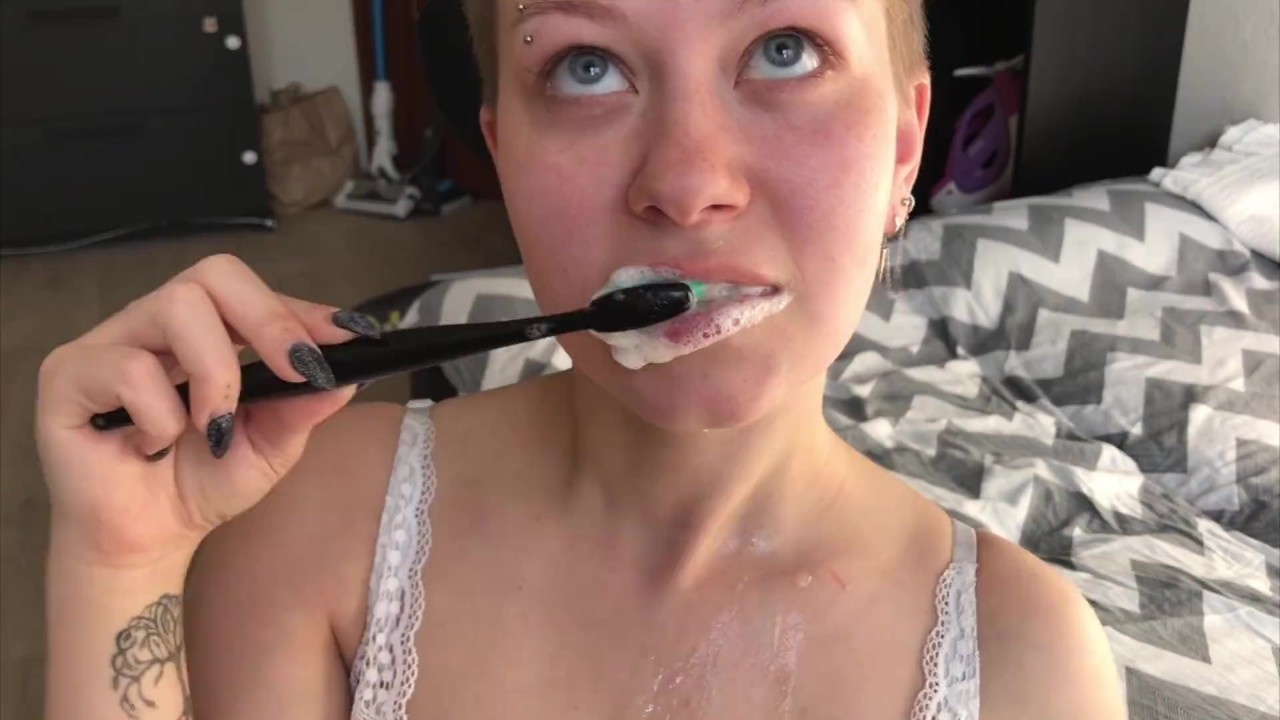 cumming on teeth tranny porm cumming on teeth