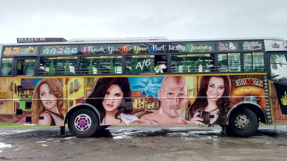 Bus Porne chat triana avril mckenna recommends Bus Porne