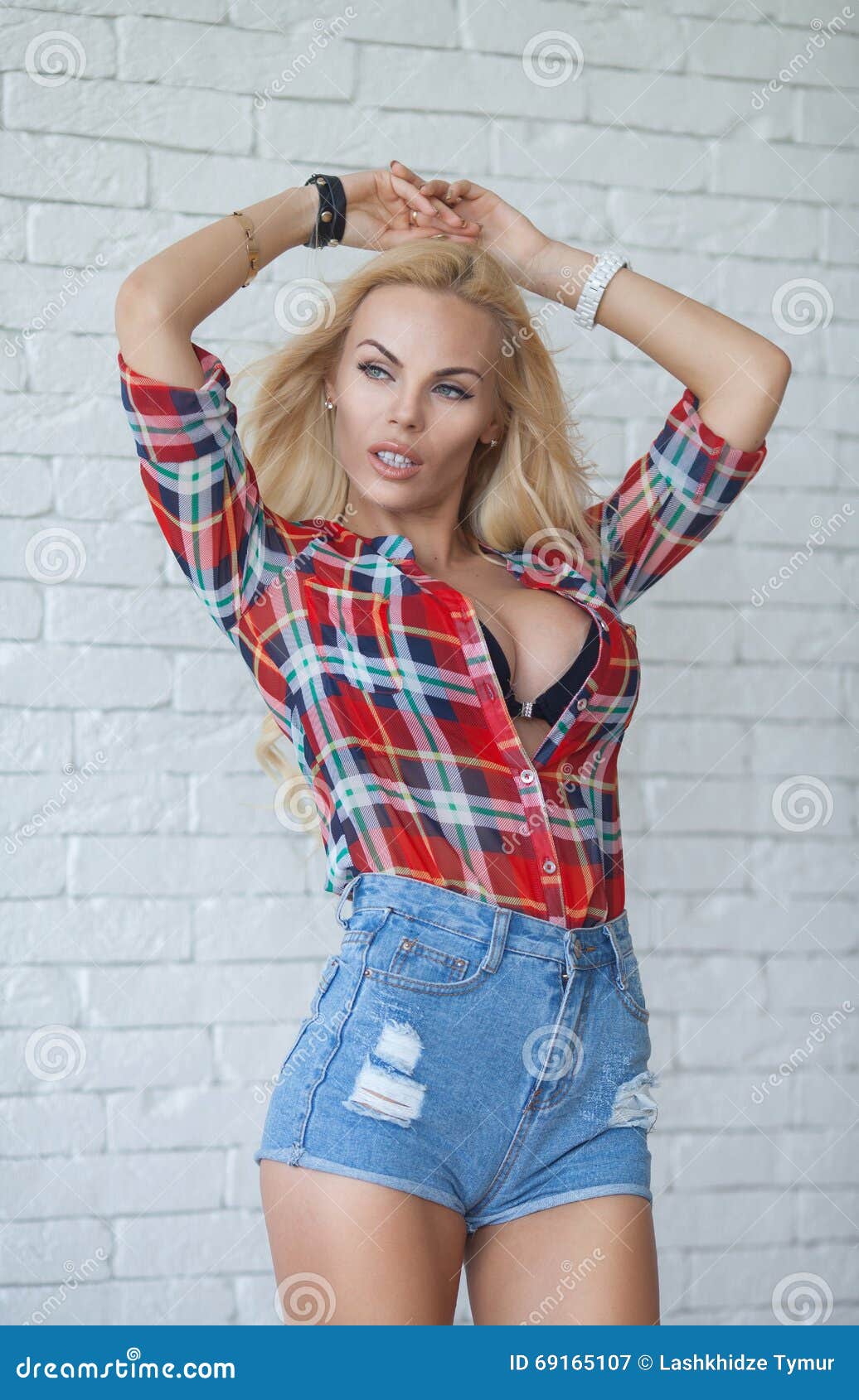 Best of bernice darrell's gallery big and bouncy tits amy greenman add photo blonde boobs pics