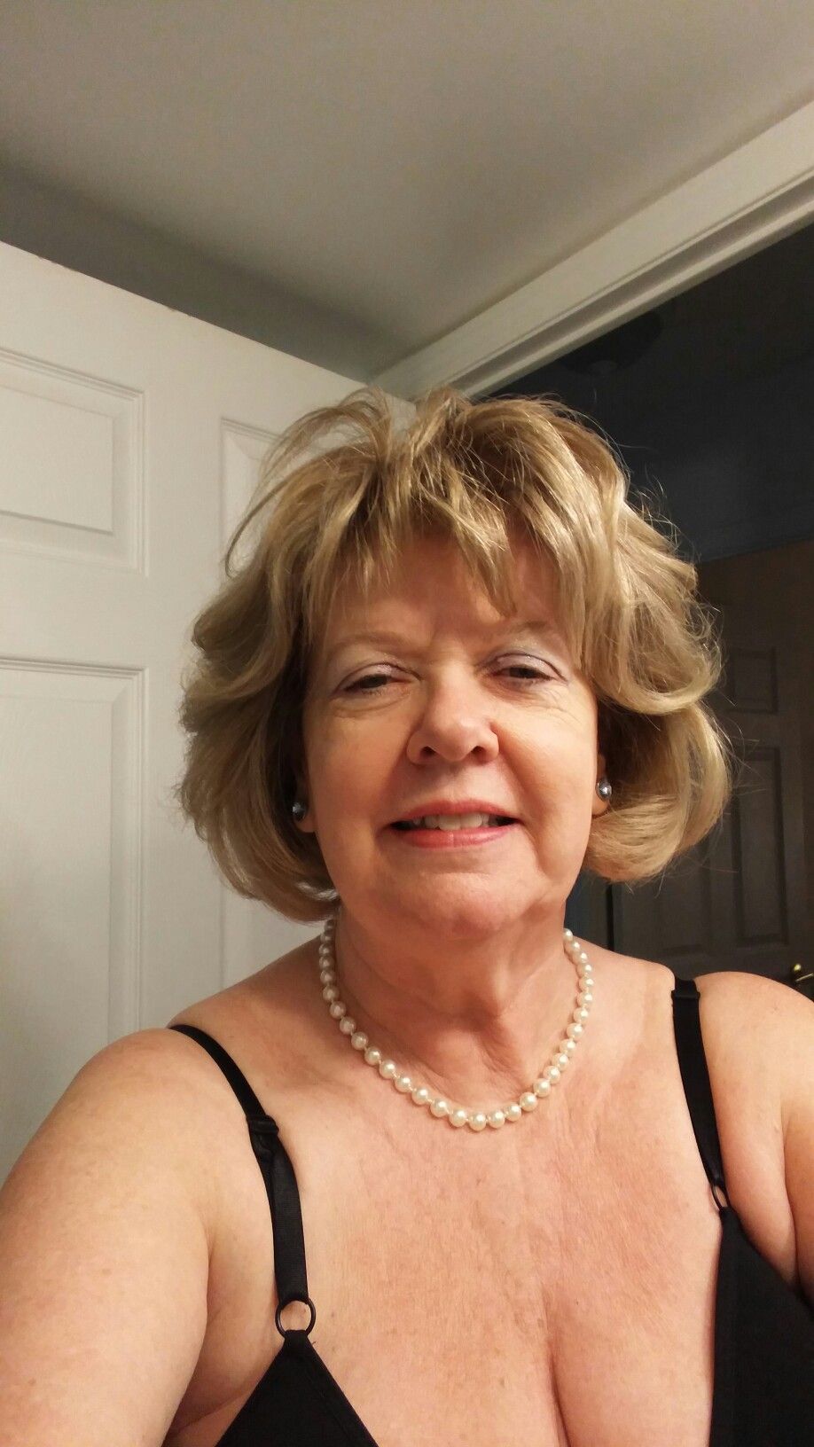 handjob from older woman - wives femdom lost bet masterbation