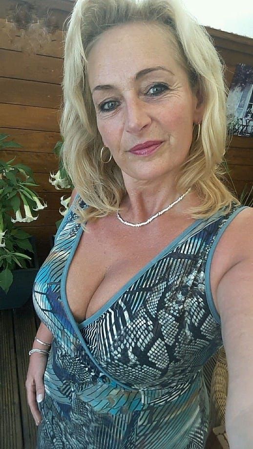 bbw gilf tits - cintia colombino nua cfnm shows