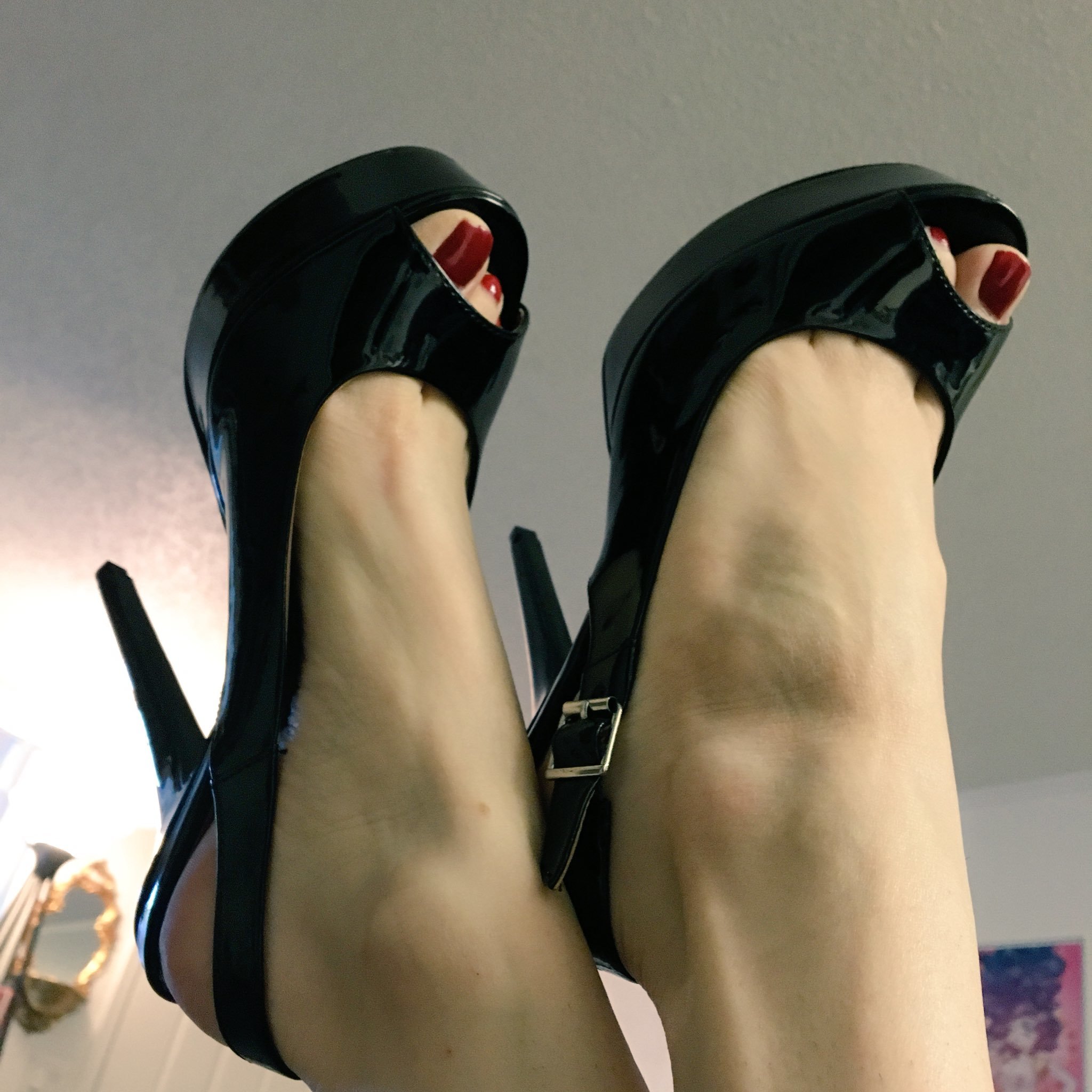 carlo dominic like goddess valora feet photo donna grandy recommends goddess valora feet pic