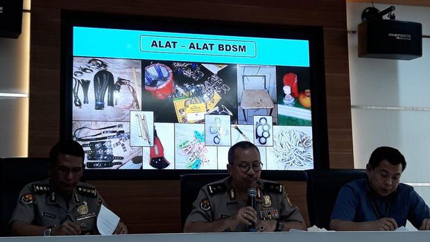 dors almenanza recommends Gay Bdsm Videos