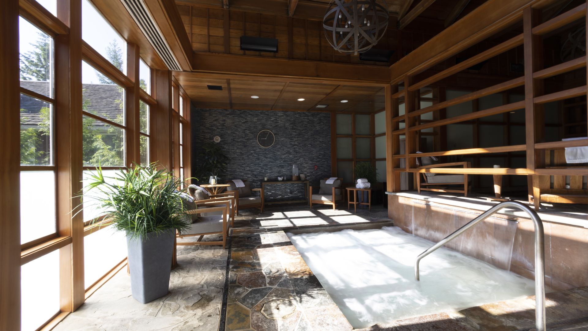 Best of Japan glass room massage