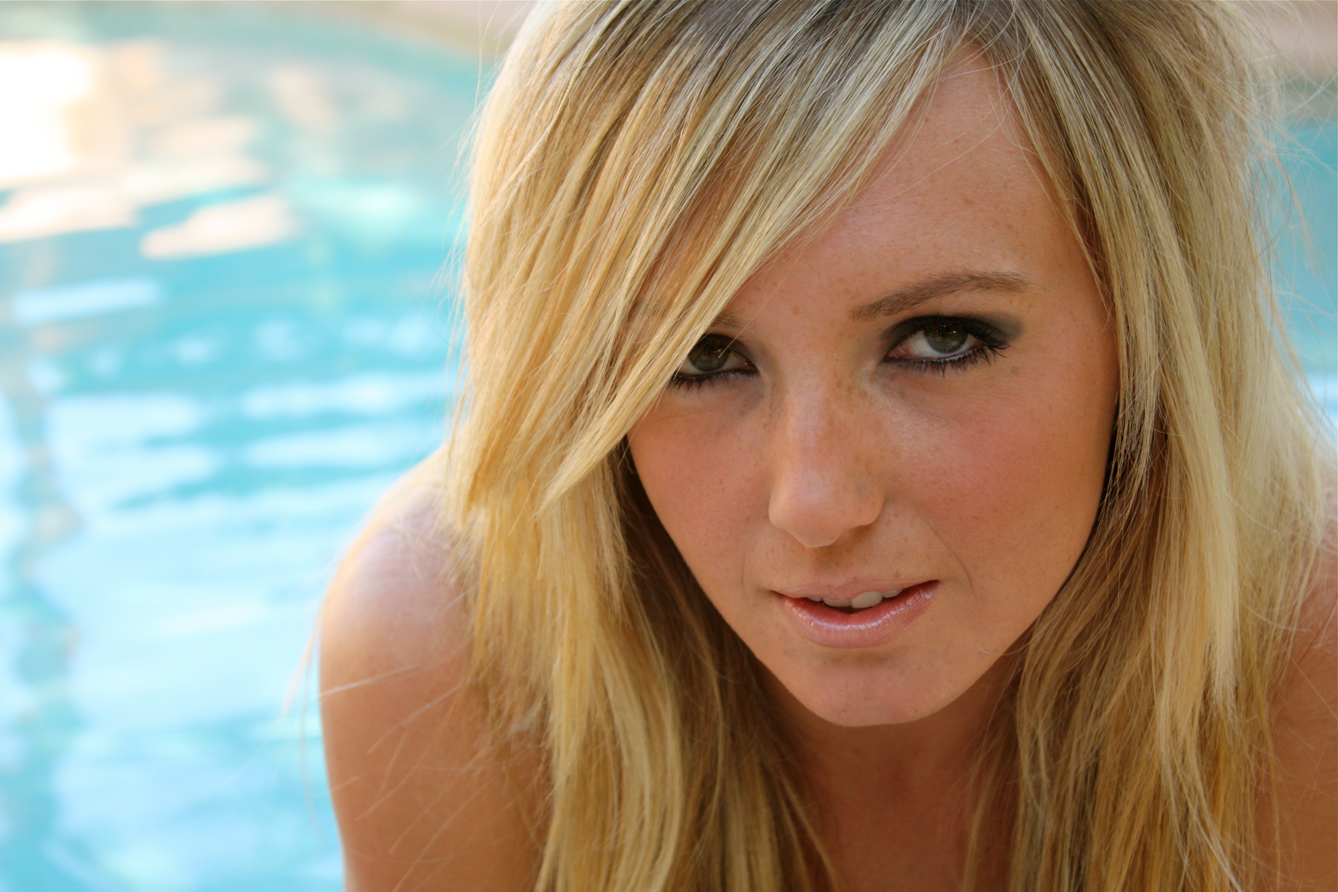 jessica nigri sexy - ladyboy maria paris knight mom