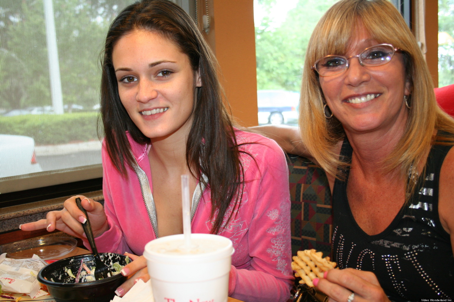 mom and daughter ffm - alexa vega bus jackerman nsfw
