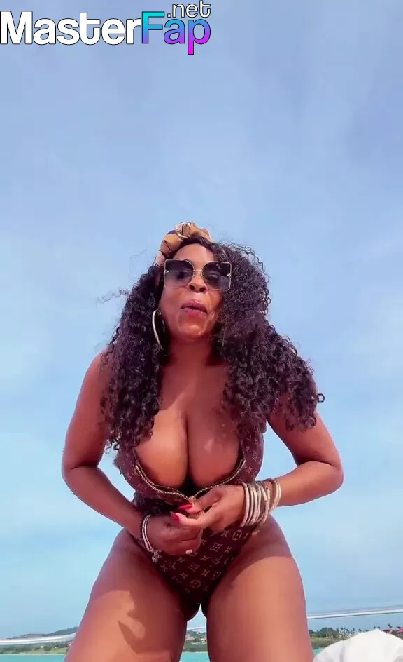 donna dearborn recommends Niecy Nash Nude
