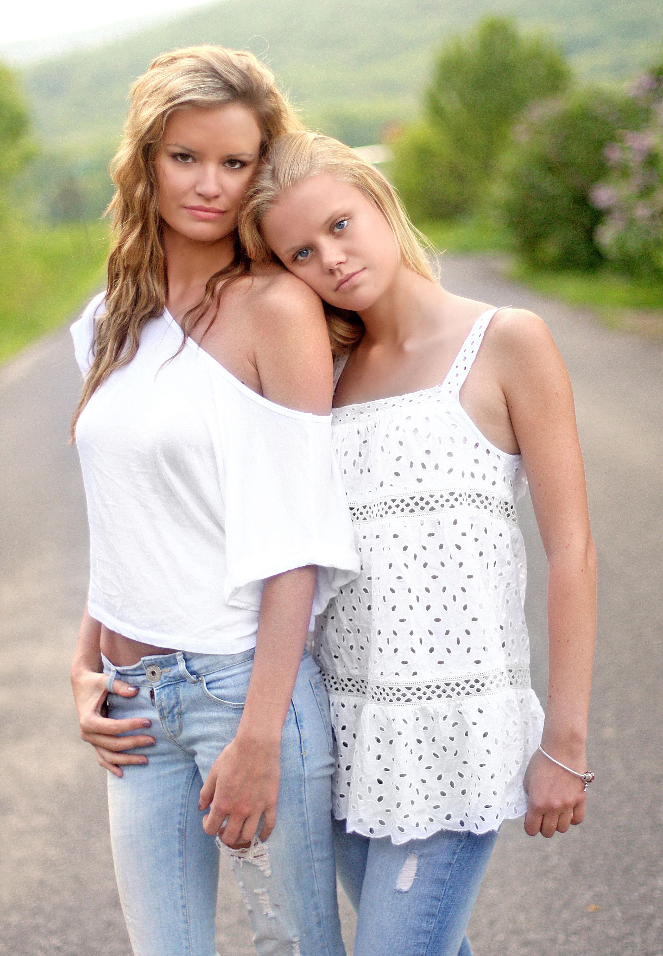 nude mom daughter - alena croft lesbian et cum home