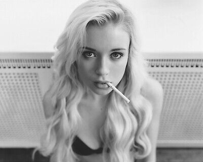 nude women smoking fick kontakte nude women smoking